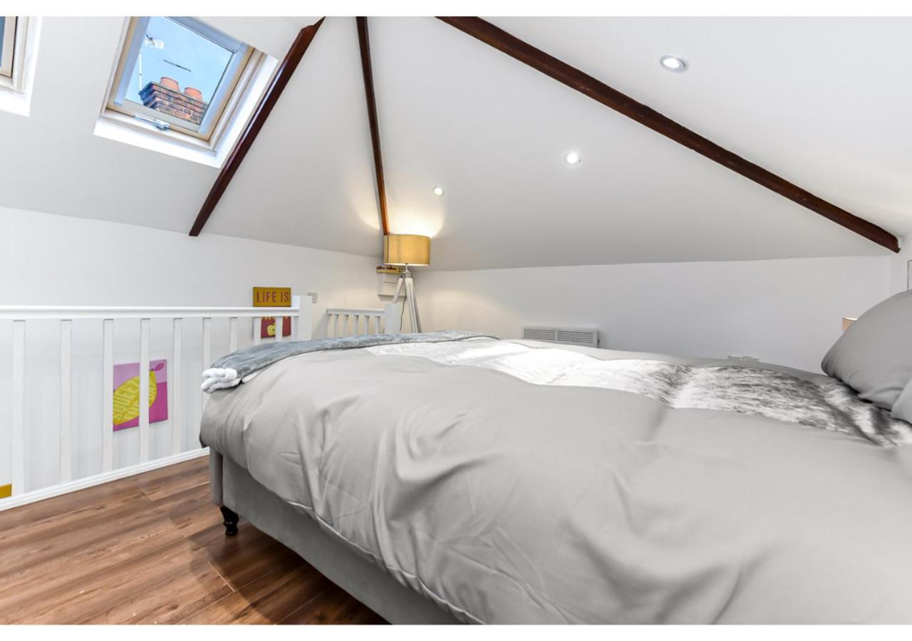 Sleek And Modern Studio With Minimalist Vibe Apartment Chelmsford Exterior photo