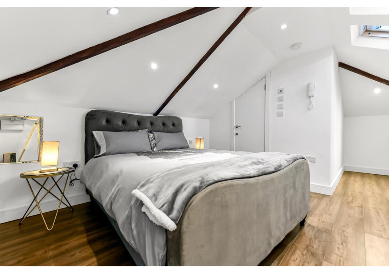 Sleek And Modern Studio With Minimalist Vibe Apartment Chelmsford Exterior photo